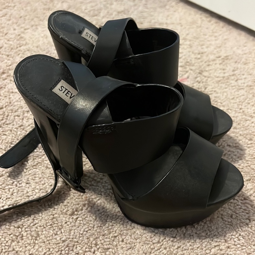 Steve Madden Black Platform Heel